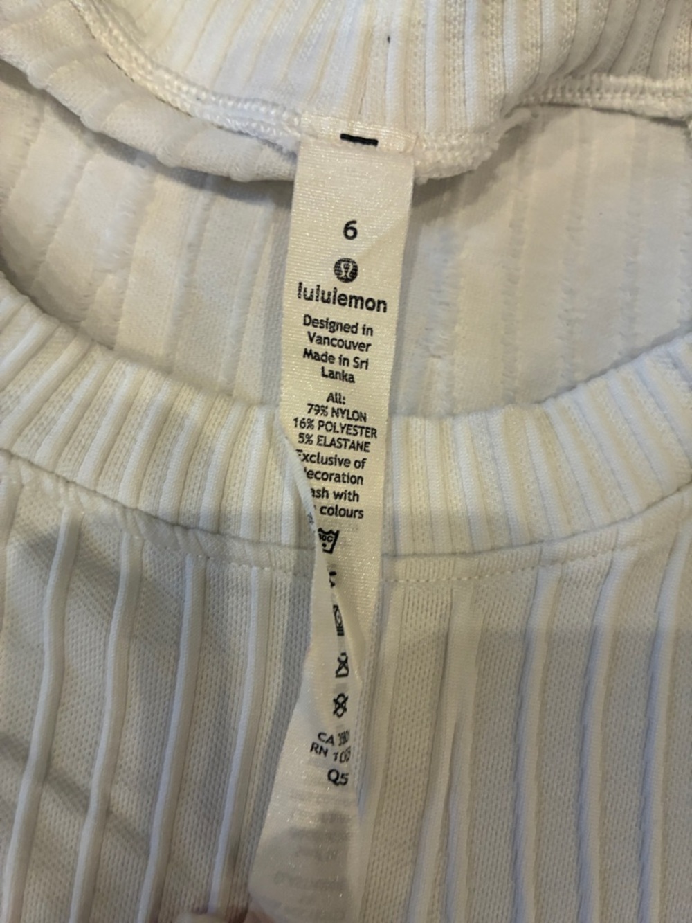 LULULEMON WHITE LONG SLEEVED TOP SIZE 6 - Picture 3 of 4